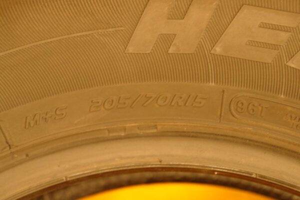 2 used tires 205/70/15 HERCULES - Image 7