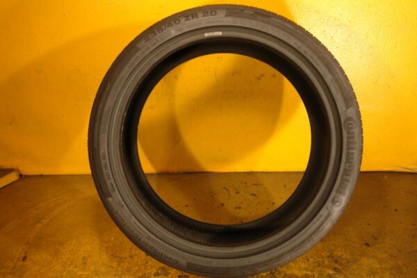 2 used tires 235/40/20 CONTINENTAL - Image 6