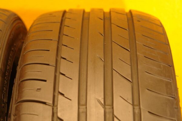 2 used tires 225/40/18 FALKEN - Image 3