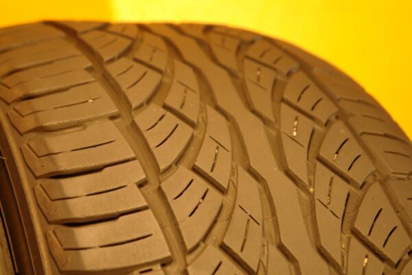 2 used tires 275/55/20 FALKEN - Image 3