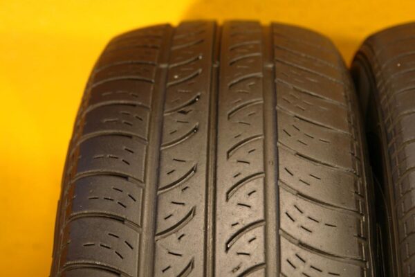 2 used tires 225/70/16 COOPER - Image 5