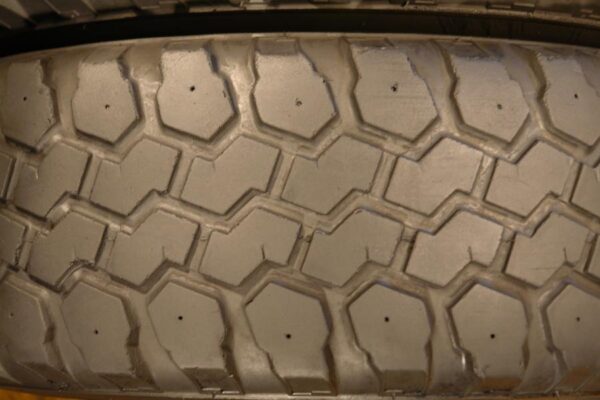 2 used tires LT 31/10.50/15 MUDSTAR - Image 4