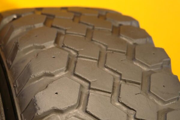 2 used tires LT 31/10.50/15 MUDSTAR - Image 3