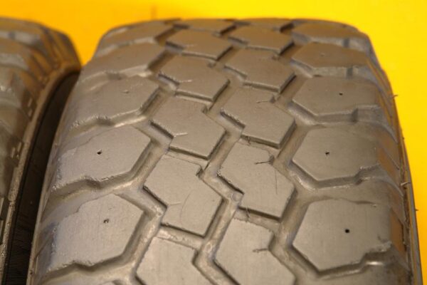 2 used tires LT 31/10.50/15 MUDSTAR - Image 5