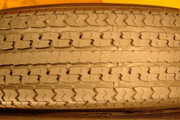 2 used tires ST 235/80/16 MASTERTRACK - Image 4