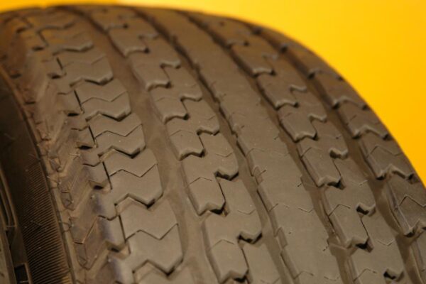 2 used tires ST 235/80/16 MASTERTRACK - Image 5