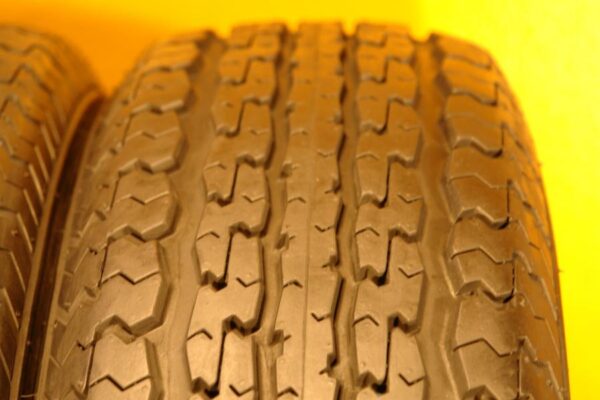 2 like new tires ST 225/75/15 POWER KING - Image 5