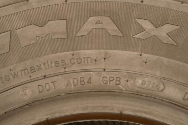 2 like new tires ST 225/75/15 POWER KING - Image 7