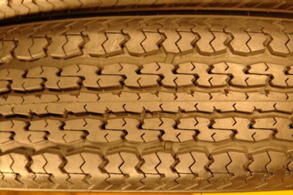 2 like new tires ST 225/75/15 POWER KING - Image 4