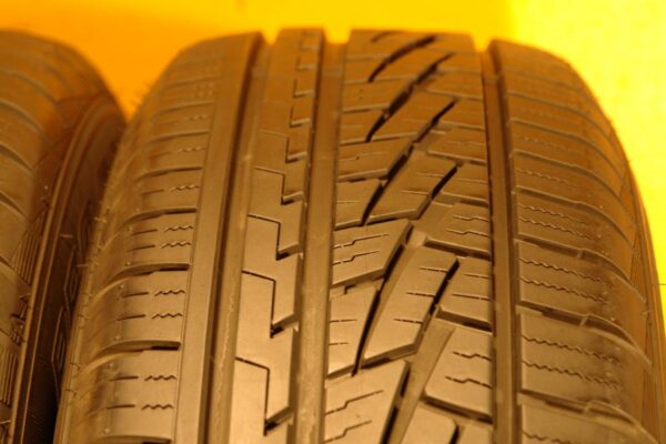 2 used tires 235/65/17 FALKEN - Image 3