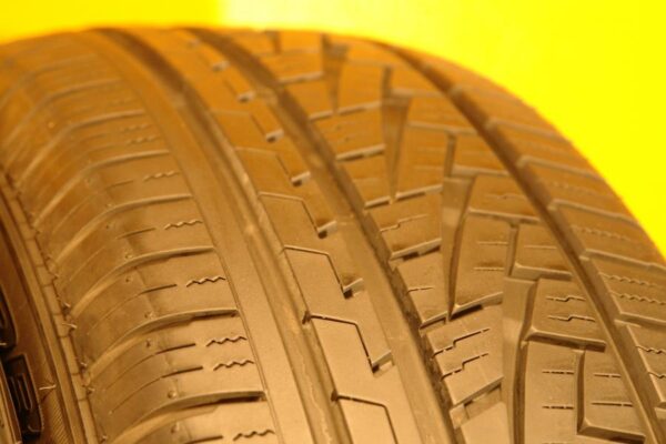 2 used tires 235/65/17 FALKEN - Image 5