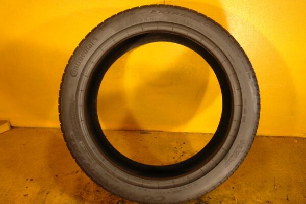 2 used tires 245/40/19 CONTINENTAL - Image 6