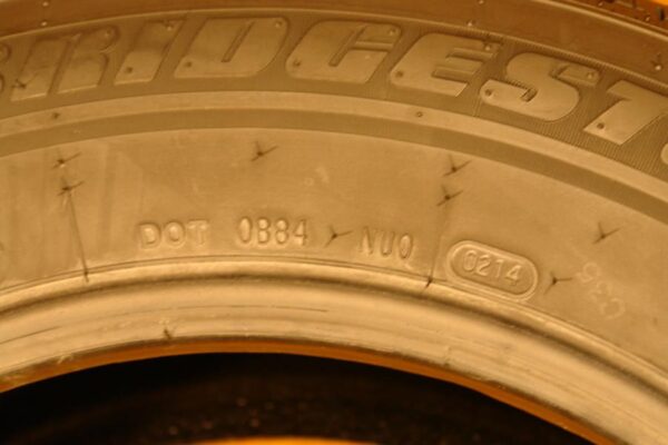 2 used tires 205/65/16 BRIDGESTONE - Image 8