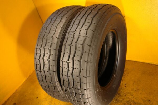 2 used tires ST 235/80/16 WESTLAKE - Image 2