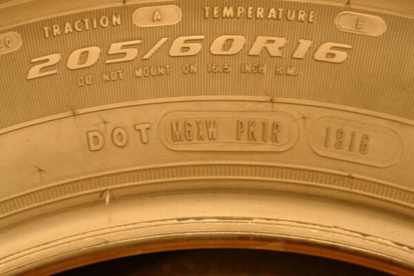 4 used tires 205/60/16 DOUGLAS - Image 8