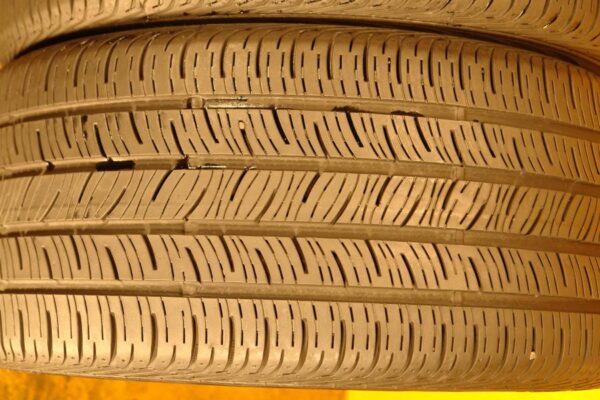 2 used tires 265/35/18 CONTINENTAL - Image 4