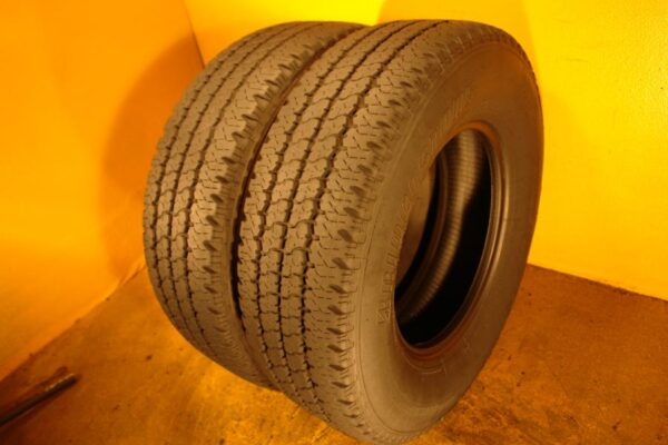 2 used tires LT 245/75/16 BRIDGESTONE - Image 2