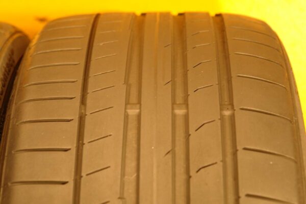 2 used tires 235/35/19 CONTINENTAL - Image 3