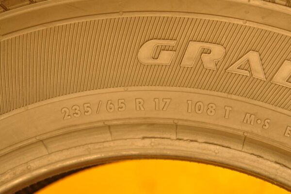 2 used tires 235/65/17 GENERAL - Image 7