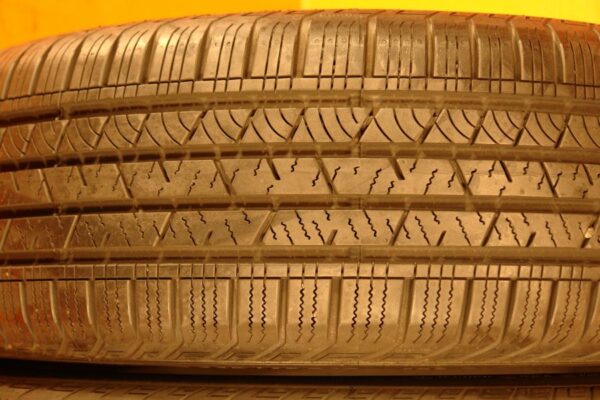 2 used tires 235/65/17 CONTINENTAL - Image 4