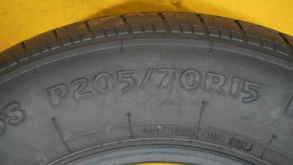 2 used tires 205/70/15 MATRIX - Image 7