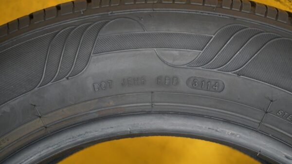 2 used tires 215/60/16 TRAVELSTAR - Image 8