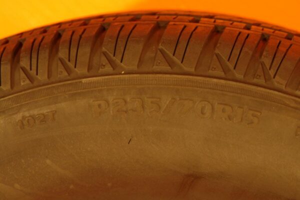 2 used tires 235/70/15 FUTURA - Image 7