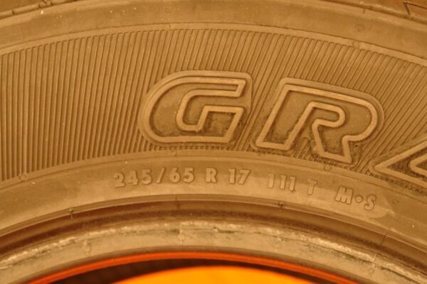 2 used tires 245/65/17 GENERAL - Image 7