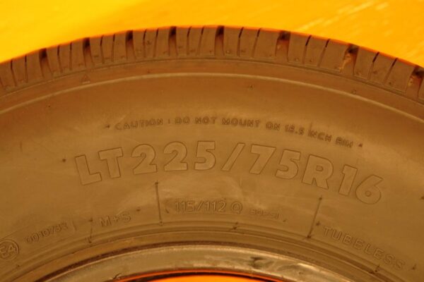 2 used tires LT 225/75/16 HANKOOK - Image 7