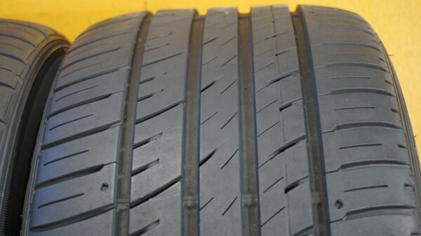 2 used tires 275/40/19 FALKEN - Image 3