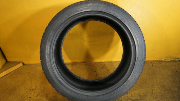 2 used tires 275/40/19 FALKEN - Image 6