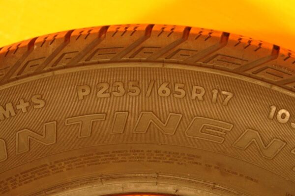 2 used tires 235/65/17 CONTINENTAL - Image 7