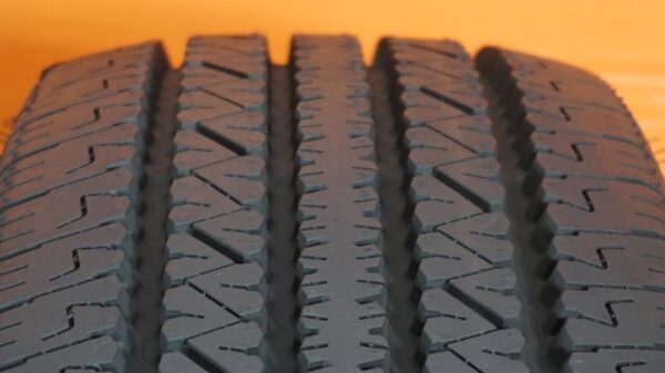 2 used tires LT 245/75/16 BRIDGESTONE - Image 5