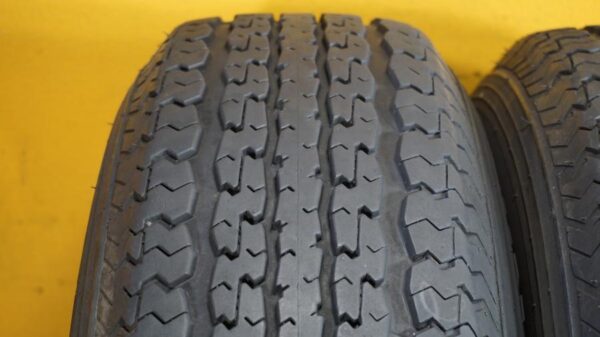 2 used tires ST 225/75/15 POWER KING - Image 3