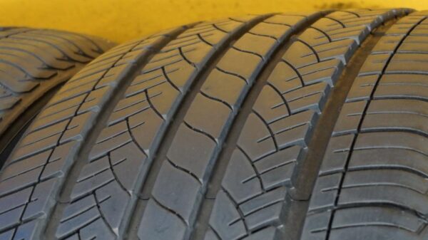 2 used tires 245/45/18 WESTLAKE - Image 3