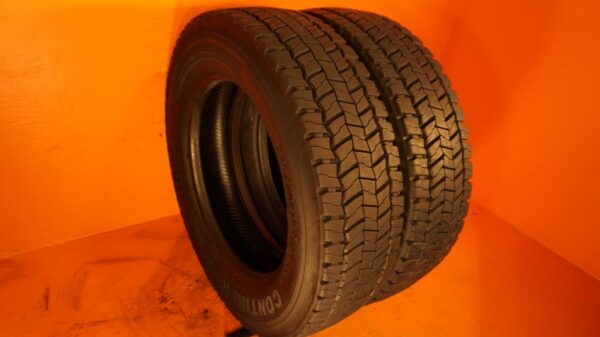 2 used tires 225/70/19.5 CONTINENTAL - Image 2