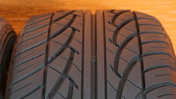 2 used tires 195/55/16 DORAL - Image 3