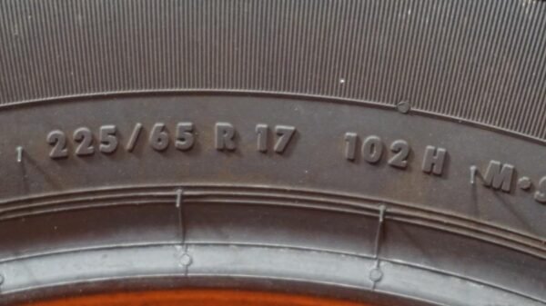 2 used tires 225/65/17 CONTINENTAL - Image 7