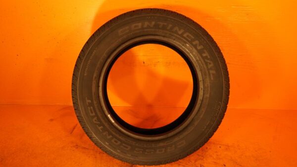 2 used tires 225/65/17 CONTINENTAL - Image 6