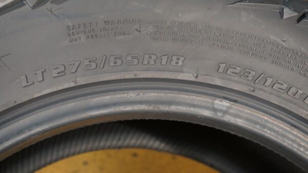 4 used tires LT 275/65/18 KANATI - Image 7