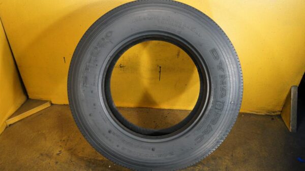 2 used tires LT 245/70/19.5 DYNATRAC - Image 6