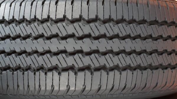 2 used tires 265/70/17 CONTINENTAL - Image 4