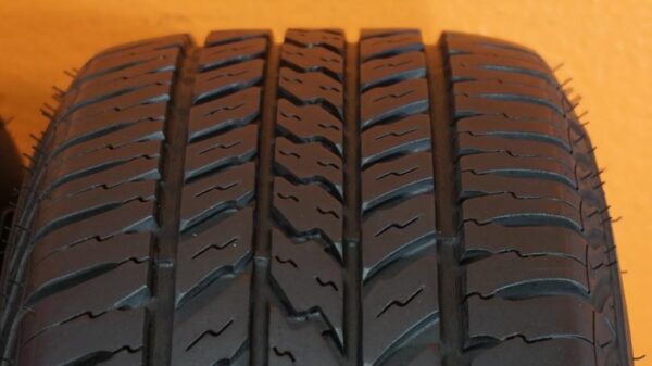 2 used tires 195/75/14 DOUGLAS - Image 3