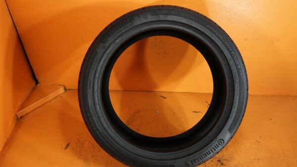 2 used tires 245/40/19 CONTINANTAL - Image 6