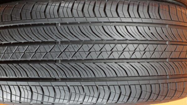 2 used tires 245/40/19 CONTINANTAL - Image 4