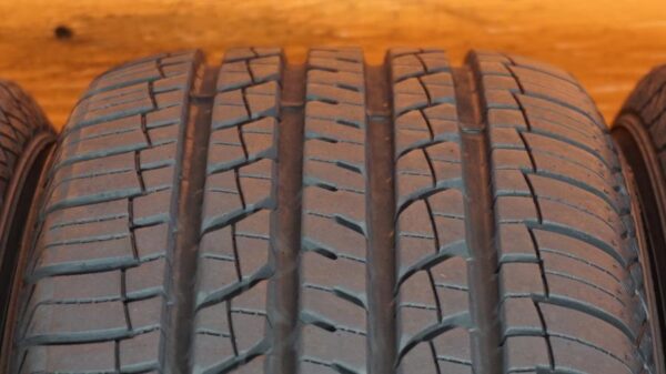 4 used tires 195/65/15 DOUGLAS - Image 5