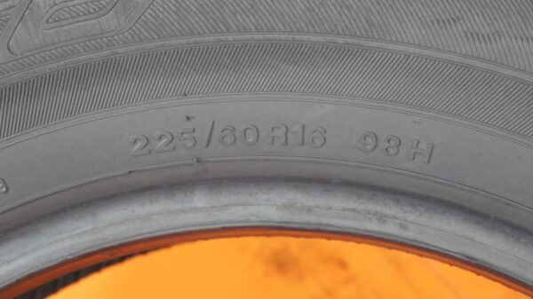 2 used tires 225/60/16 VEENTO - Image 7