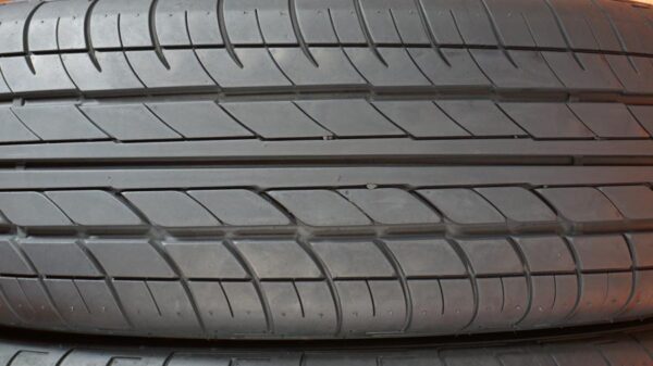 2 used tires 225/60/16 VEENTO - Image 4