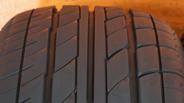 2 used tires 225/60/16 VEENTO - Image 5