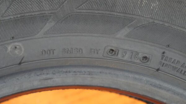 2 used tires 225/60/16 VEENTO - Image 8